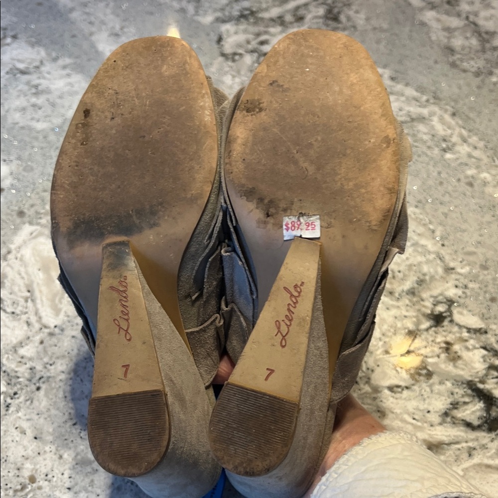 Anthropologie Liendo by Seychelles Taupe Ruffled Suede Wedge Slides Size 7 - Picture 9 of 10